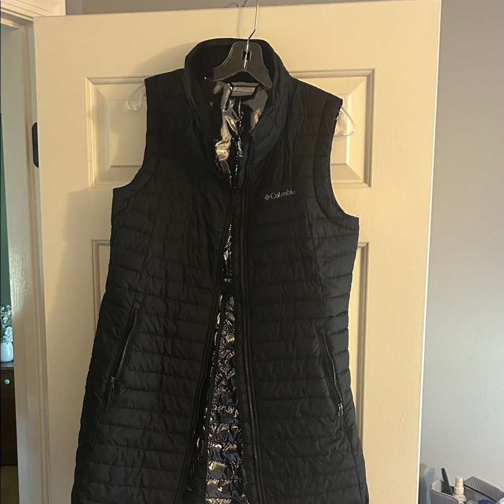 Columbia Women's Black Vest. Women’s medium